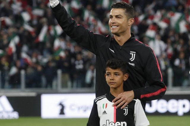 Ρονάλντο: Ο CR7 Jr υπέγραψε στην Αλ Νασρ και έθεσε στον πατέρα του έναν στόχο