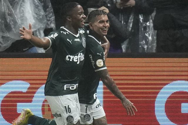 Έντρικ: Ακόμα δεν πήγε στη Ρεάλ και άρχισε να κάνει δώρο αυτοκίνητα