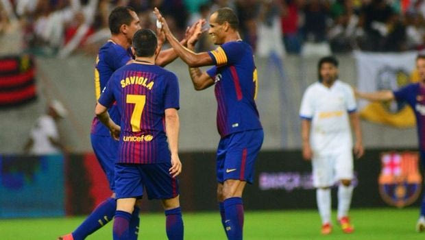 Φιλικό παλαιμάχων η Μπαρτσελόνα με επιθετική τριάδα… Ολυμπιακών!