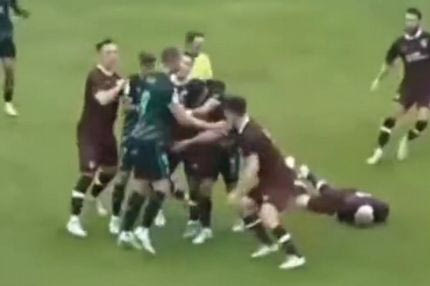 Πήγαν για φιλικό και το διέλυσαν με κλωτσιές και μπουνιές