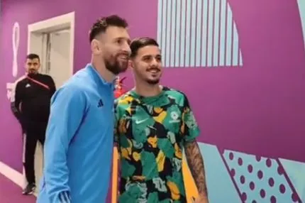 Μουντιάλ 2022: Οι Αυστραλοί έπαθαν μανία Μέσι, οι διεθνείς έκαναν ουρά για φωτογραφίες με τον GOAT