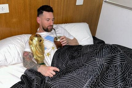 Ο Μέσι αντέγραψε τον Μαραντόνα και εκπλήρωσε την ευχή του μερικούς μήνες πριν από το θάνατό του