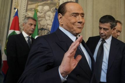 Ο Μπερλουσκόνι υπόσχεται στους παίκτες του ένα λεωφορείο με ιερόδουλες αν νικήσουν Γιουβέντους και Μίλαν