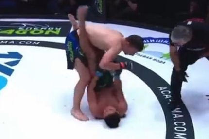 Ο γιος του δικτάτορα της Τσετσενίας έκανε ντεμπούτο στις ΜΜΑ, διαιτητής ήταν μάλλον ο Θανάσης Βέγγος