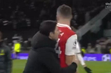 Άρσεναλ: Ο Τζάκα πάει για τσαμπουκά και ο Αρτέτα τον σταματάει με σπριντ 20χρονου