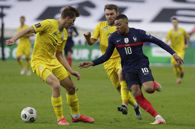 Η Μπόρνμουθ φρέναρε απότομα την Παρί, σκληρό πόκερ για τον Ζαμπαρνί, 80.000.000 ή τίτοτα