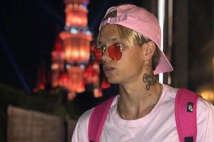 Μια βόλτα στο Instagram του ποζερά Μούντικ του “Mr. 100M”