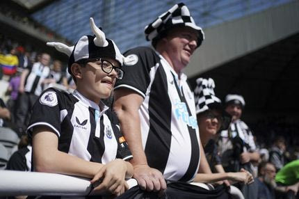 Νιούκαστλ: Οπαδός έδωσε μισό μισθό για τατουάζ που έγραφε ότι η ομάδα του πήρε το Carabao Cup