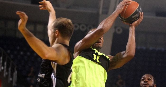 Με φοβερό Τζένκινς ο Άρης έκανε… περίπατο στο Ισραήλ