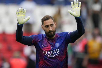 Ο Ντοναρούμα συμφώνησε με τη Σίτι και περιμένει τον Έντερσον να κλείσει την πόρτα, φεύγοντας