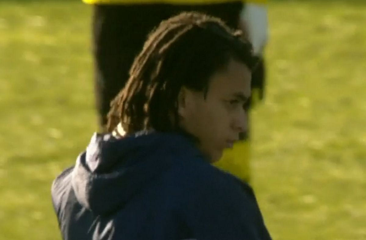 Έθαν Εμπαπέ, πιο… στραβωμένος και από τον αδερφό του