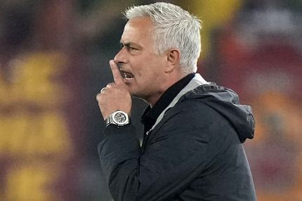 Στις επάλξεις ο “Special One” μετά το σοκ με Γαλατά – Όταν ο Μουρίνιο κοιμόταν στο προπονητήριο της Τότεναμ μετά από ήττα απ’ τη Γιουνάιτεντ το 2019