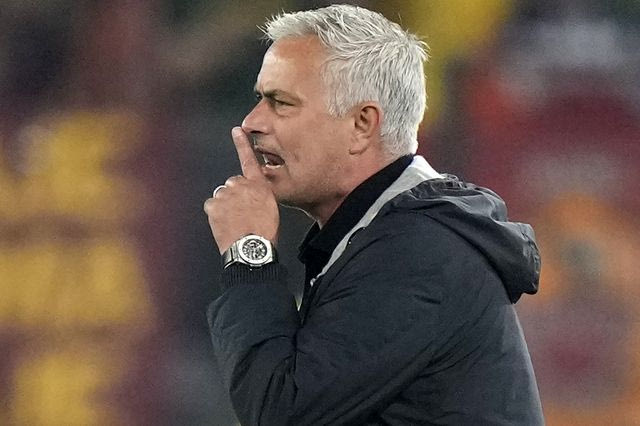 Στις επάλξεις ο “Special One” μετά το σοκ με Γαλατά – Όταν ο Μουρίνιο κοιμόταν στο προπονητήριο της Τότεναμ μετά από ήττα απ’ τη Γιουνάιτεντ το 2019