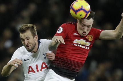 Η Γιουνάιτεντ πρώτα του έδωσε 47 εκατ. για να κάθεται στον πάγκο και τώρα του χαρίζει πόστο στις ακαδημίες της