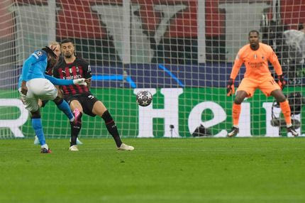 Μίλαν – Νάπολι: Ο “Κέρβερος” Μενιάν έβγαλε τα πάντα και ο Μπενασέρ “κούνησε” το Σαν Σίρο