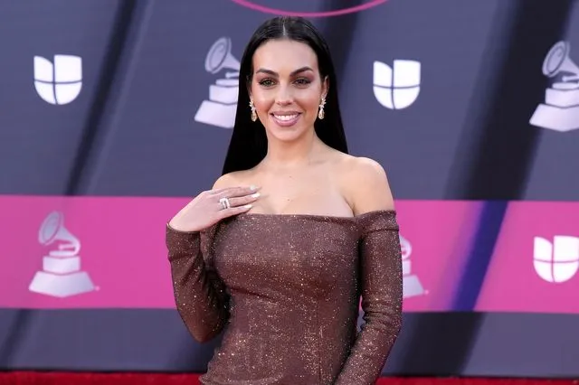 Κριστιάνο Ρονάλντο: Η Χεορχίνα άφησε τον CR7 να σκοράρει και πήγε για γιόγκα