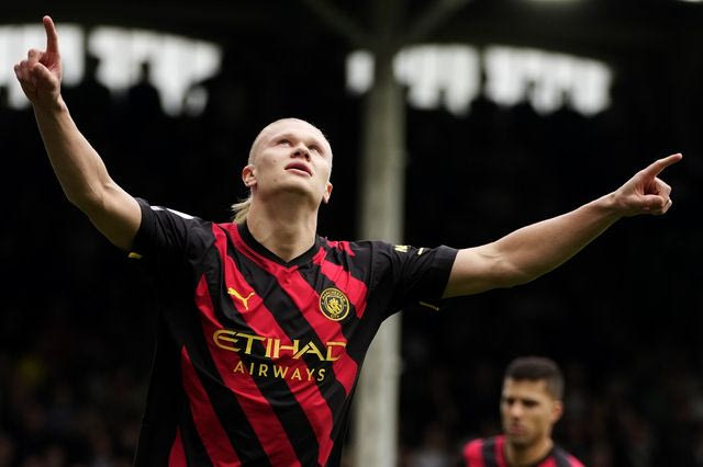 Χάλαντ: Ενώ όλοι μιλούσαν για το ρεκόρ αυτός τιμούσε τον άνθρωπο που τον ανέδειξε