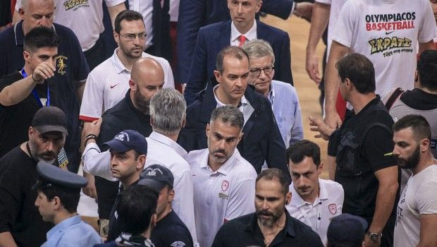 Γι’ αυτό έφυγε για τ’ αποδυτήρια ο Ολυμπιακός