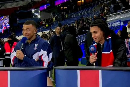 Ο αδερφός του Εμπαπέ πάντως περνάει ζάχαρη στην Παρί Σεν Ζερμέν: Καρδούλες κτλ.