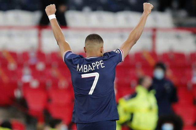 Η Παρί πλησίασε τον Εμπαπέ για νέο συμβόλαιο, αλλά το μπόνους της Ρεάλ είναι τεράστιο