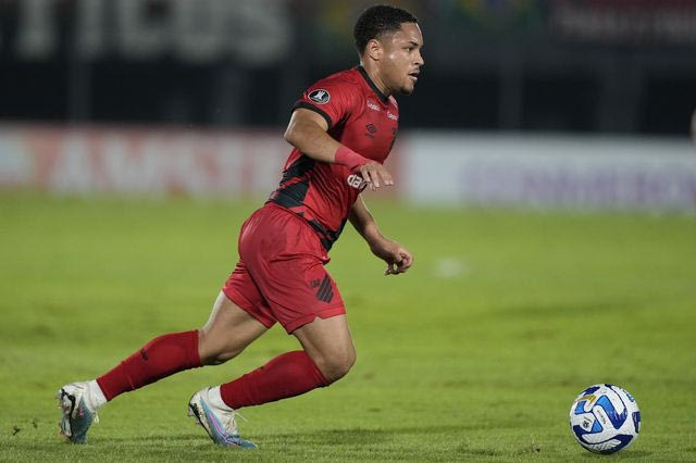 Μπαρτσελόνα: Απίθανος Αραούχο! Δεν σταμάτησε να “ενοχλεί” τον παρτενέρ του Λεβαντόφσκι για να τον φέρει Βαρκελώνη