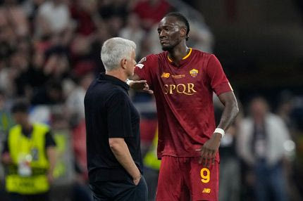 Εστιάζει σε Έιμπραχαμ η Μίλαν για τη κορυφή της επίθεσης