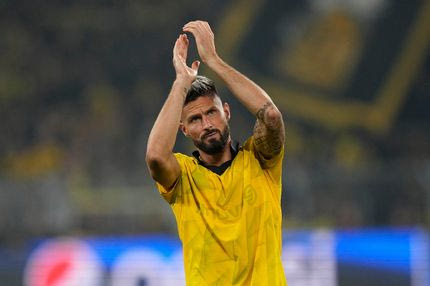 Ζιρού: Η Μίλαν θέλει να κρατήσει τον Γάλλο αλλά έχει δύο ισχυρούς αντιπάλους