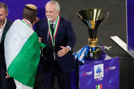 Νάπολι: Ο Ντε Λαουρέντις έχει στα χέρια του τεράστια πρόταση για παίκτη έκπληξη