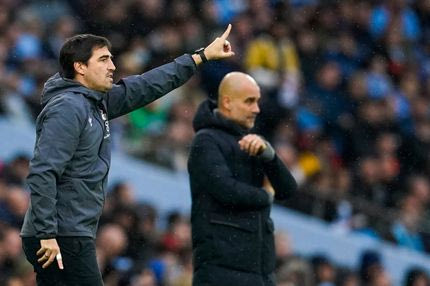 Η Μπόρνμουθ πετάει με Σολάνκε και προπονητή που ξεκίνησε την καριέρα του από την Κύπρο