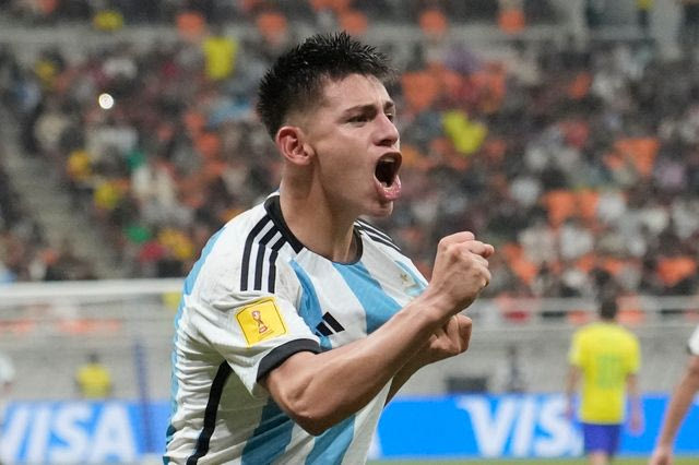 Κλαούντιο Ετσεβέρι: Αυτό είναι το φαβορί για την απόκτηση του “νέου Μέσι”