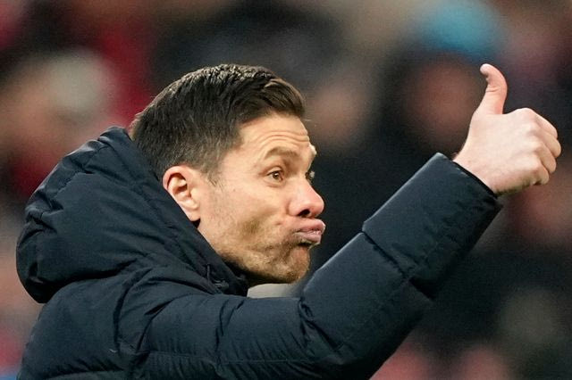 Ο Τσάμπι Αλόνσο τον ανέστησε και τρία μεγαθήρια τον πολιορκούν εν όψει καλοκαιριού