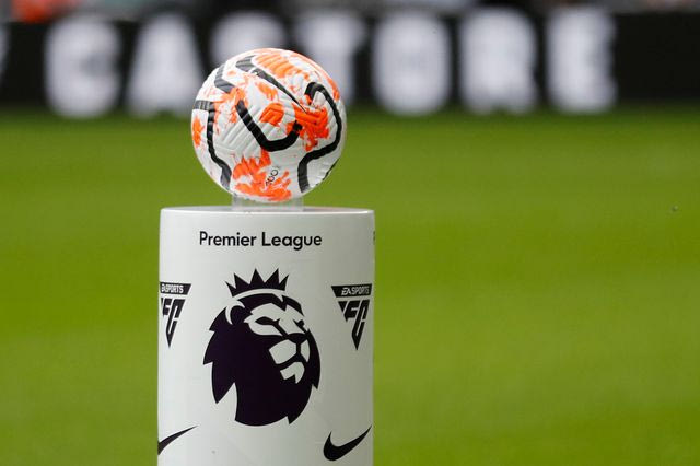 Παίκτης από την Premier League, ενώ η ομάδα του έχανε, έπαιζε FC 24 σε live stream