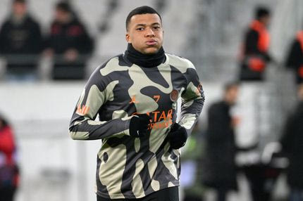 Αμφιβολίες ο Εμπαπέ για το μέλλον του, η Παρί περιμένει στην γωνία