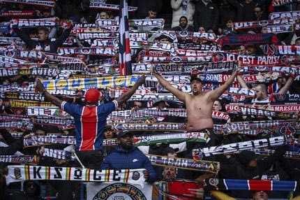 Εμπαπέ, τέλος: Οι φίλαθλοι της Παρί σήκωσαν πανό και έδωσαν το χρίσμα του ηγέτη σ’ έναν 18χρόνο