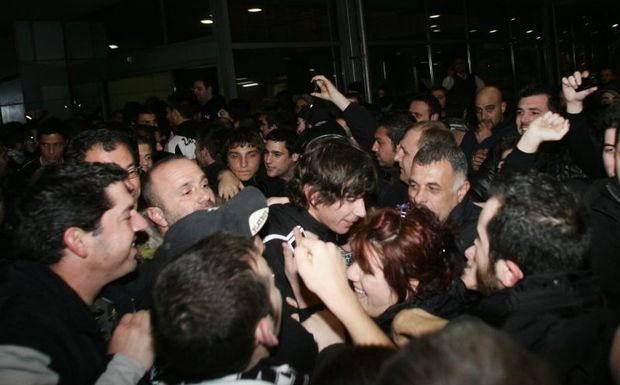 “Πνίγηκαν” στις αγκαλιές οι θριαμβευτές του Λονδίνου