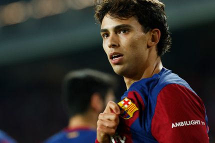 O Φέλιξ το έχει πάρει προσωπικά και εντείνει την πίεση για να παραμείνει στην Μπαρτσελόνα, ζητά παραμονή Τσάβι