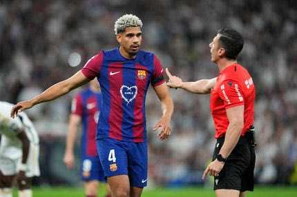 Επιστρέφει μετά από εφιάλτη για να βάλει σε τάξη την άμυνα της Μπαρτσελόνα – Επαφές για νέο συμβόλαιο