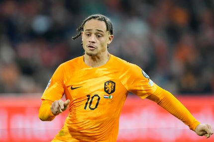 Τσάβι Σίμονς, απελευθερώθηκε από την Παρί Σεν Ζερμέν με γιγάντια επένδυση