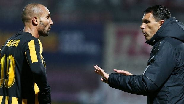 Έξαλλος ο Τζεμπούρ την ώρα της αλλαγής του