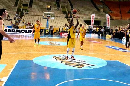 ΠΑΡΩΔΙΑ: Έμεινε να παίζει με 2 παίκτες ο Άρης και 3 η ΑΕΚ!