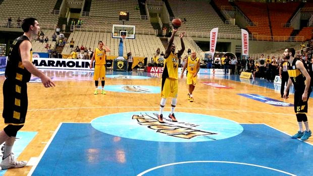 ΠΑΡΩΔΙΑ: Έμεινε να παίζει με 2 παίκτες ο Άρης και 3 η ΑΕΚ!