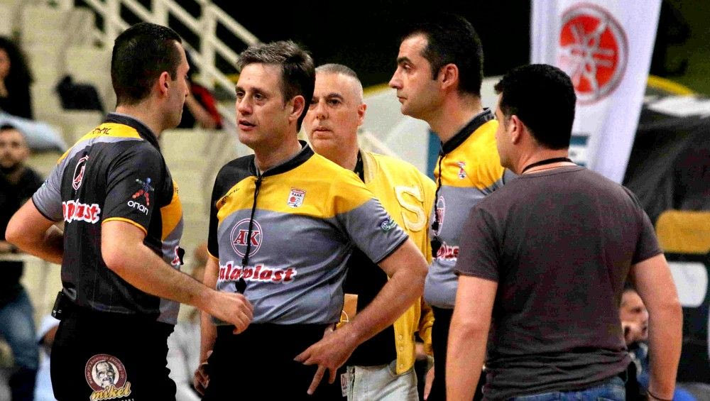 Ζαβλανός: “Σωστές οι αποβολές”. Τι γράφηκε στο φύλλο αγώνα