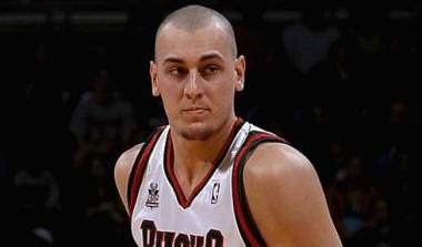 Χτύπησε ο Bogut, πονάνε οι Bucks