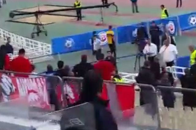 Ένταση στα επίσημα του ΟΑΚΑ πριν τη σέντρα!