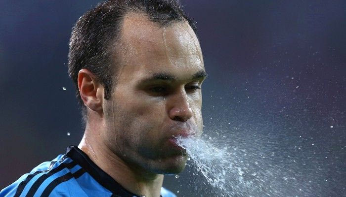 Ινιέστα: “Δεν ανταγωνίζομαι τον Μέσι”