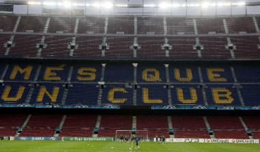 Πρόταση να απαγορευτεί το κάπνισμα στο “Καμπ Νου”