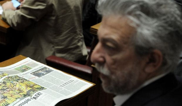 Ο Κοντονής διαβάζει για την ΑΕΚ στη Βουλή