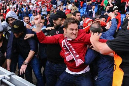 Συγκρούσεις οπαδών στη Βασιλεία