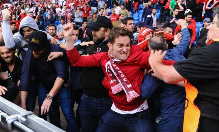 Συγκρούσεις οπαδών στη Βασιλεία