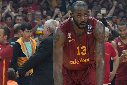 Έκανε εμετό στο γήπεδο ο Λάσμε